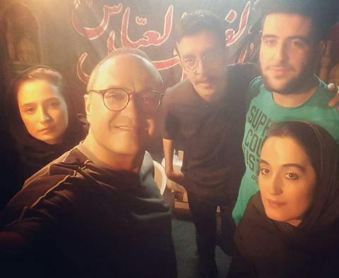 رامبد جوان همراه همسر و مادرزنش در مراسم اربعین (عکس) رامبد جوان همراه همسر و مادرزنش در مراسم اربعین (عکس)