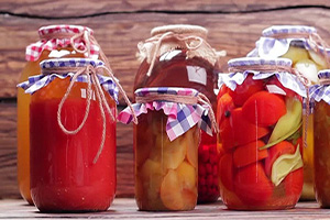 نقش غذاهای آماده از جمله کنسرو و کمپوت در زندگی های امروزی