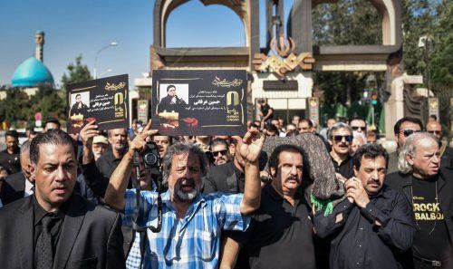 چهره های معروف در مراسم خاکسپاری حسین عرفانی چهره های معروف در مراسم خاکسپاری حسین عرفانی