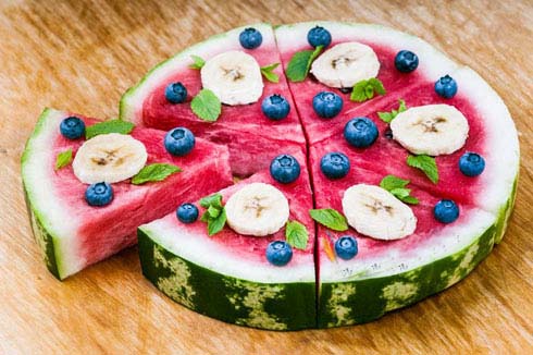 دسر خوشمزه مخصوص شب یلدا پیتزا هندوانه ای دسر خوشمزه مخصوص شب یلدا پیتزا هندوانه ای