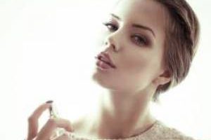 7 راز اصلی زنان خوشبو در عطر زدن چیست