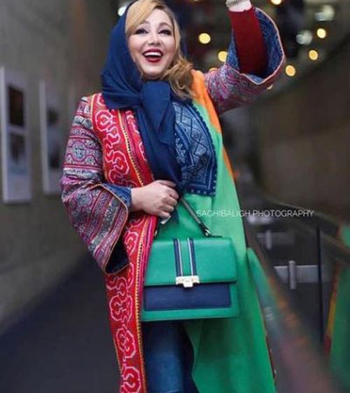 عکس هایی از مدل مانتو و استایل جنجالی بهنوش بختیاری عکس هایی از مدل مانتو و استایل جنجالی بهنوش بختیاری