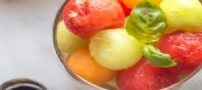 روش تهیه کوکتل طالبی و هندوانه (عکس)