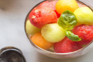 روش تهیه کوکتل طالبی و هندوانه (عکس)