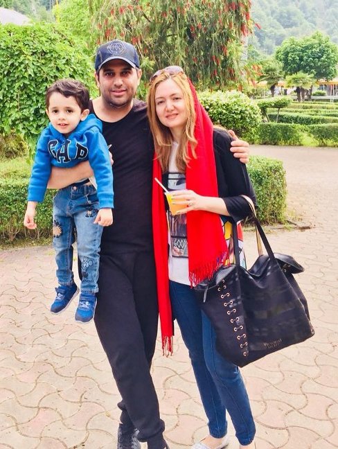 عکس عاشقانه حمید عسگری با همسر و فرزندش