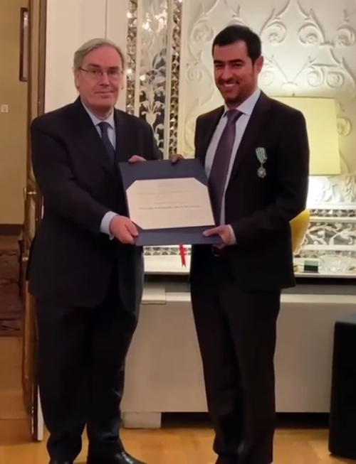 شهاب حسینی نشان شوالیه از وزیر فرانسه گرفت (فیلم و عکس)