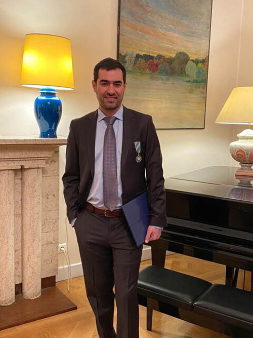 شهاب حسینی نشان شوالیه از وزیر فرانسه گرفت (فیلم و عکس)