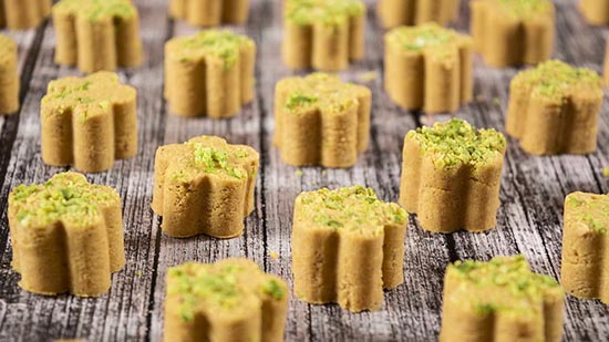 آموزش طرز تهیه شیرینی نخودچی بدون فر (عکس)