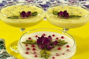 طرز تهیه فرنی مجلسی و تزئین مجلسی فرنی ( عکس )