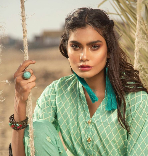 مرگ زیباترین مدل پاکستانی در سقوط هواپیما (عکس)