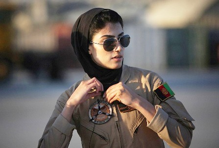 نیلوفر رحمانی زیباترین خلبان زن جهان شد نیلوفر رحمانی زیباترین خلبان زن جهان شد