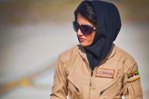 نیلوفر رحمانی زیباترین خلبان زن جهان شد (عکس)