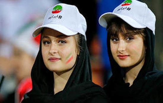 ماجرای عکسهای منشوری سارا و نیکا در استخر (عکس) ماجرای عکسهای منشوری سارا و نیکا در استخر (عکس)