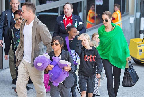 رابطه عاشقانه برد پیت و مدل 27 ساله شبیه انجلینا جولی (عکس) رابطه عاشقانه برد پیت و مدل 27 ساله شبیه انجلینا جولی (عکس)