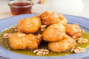طرز تهیه دسر مجلسی لوکومادس (عکس)