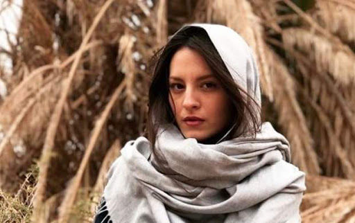 هدیه جذاب خانم بازیگر یونانی به داوود میر باقری ( عکس )