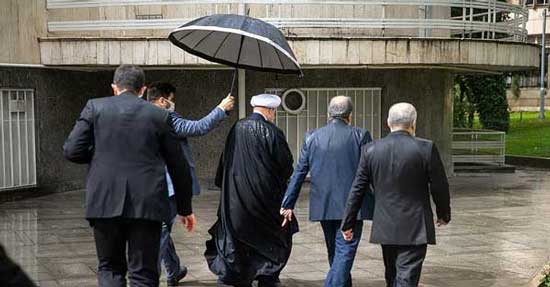 از سخنرانی رئیس جمهور در باران و خیس شدن هیات دولت تا مارک ایتالیایی لباس رئیس جمهور