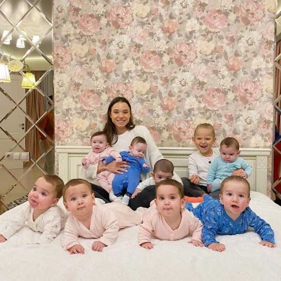 مادری 23 ساله ای که صاحب 11 فرزند است + عکس