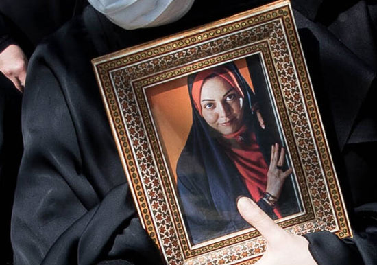 تصاویر خاکسپاری آزاده نامداری در قطعه هنرمندان تصاویر خاکسپاری آزاده نامداری در قطعه هنرمندان