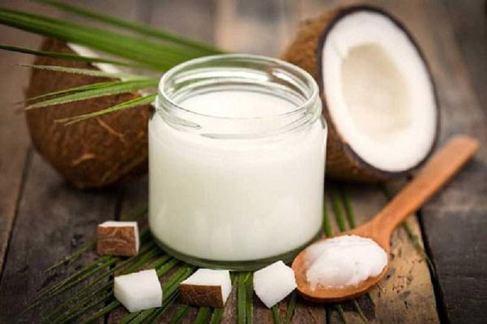 اگر ابروهای کمانی و پرپشت میخواهید از این روغن ها استفاده کنید اگر ابروهای کمانی و پرپشت میخواهید از این روغن ها استفاده کنید