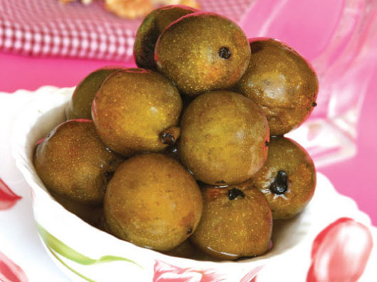 روش تهیه ترشی گردو خوشمزه و عالی