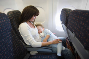 راه های آرام  کردن کودک بیش فعال در پرواز