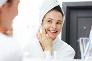 مرطوب کننده با لوسیون چه تفاوتی دارد و کاربرد هر کدام چیست ؟