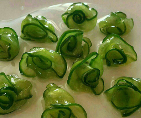 آموزش درست کردن مربا خیار و طرز تهیه مربا خیار به شکل گل آموزش درست کردن مربا خیار و طرز تهیه مربا خیار به شکل گل