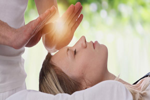 همه چیز درباره انرژی درمانی و فواید آن