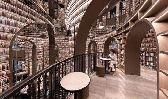 عجیب ترین کتابخانه جهان در چین که به صورت مارپیچ + تصاویر