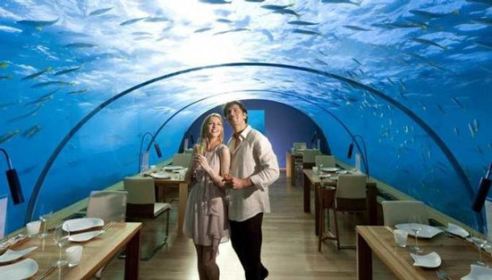 بزرگترین رستوران آبی جهان با زیبایی های دیدنی