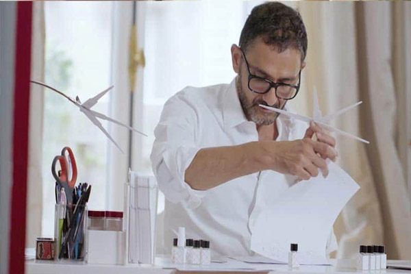 راهنمای کامل خرید و انتخاب عطر مردانه راهنمای کامل خرید و انتخاب عطر مردانه