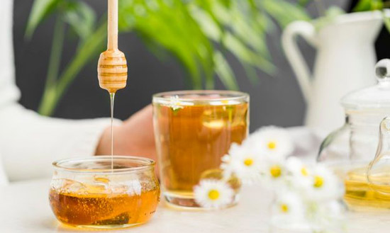 بهترین روش های تشخیص عسل طبیعی از تقلبی بهترین روش های تشخیص عسل طبیعی از تقلبی