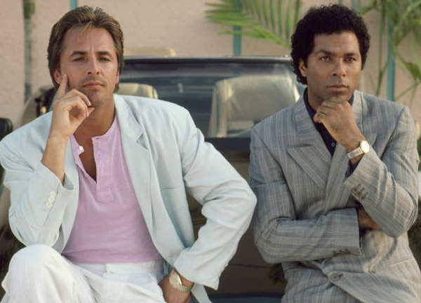 فیلم میامی وایس - Miami Vice دنیای مد مردان را دگرگون کرد ، مواردی که با پخش این فیلم ها پرطرفدار شد!!