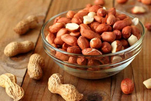 فواید بادام زمینی برای پوست و زیبایی