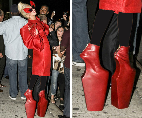 کفش های بلند در محله ای در نیویورک ، کفش های عجیب و غریب لیدی گاگا - Lady Gaga