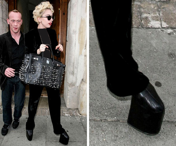 مصاحبه زنده در لندن با این کفش ها ، کفش های عجیب و غریب لیدی گاگا - Lady Gaga