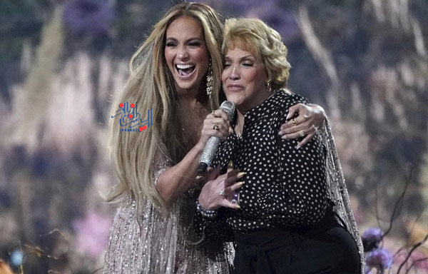 جنیفر لوپز - Jennifer Lopez با مادرش ، این سلبریتی ها و بازیگران هرگز مادر خود را فراموش نمیکنند