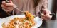 چرا نباید بعد از ساعت 7 شب چیزی بخوریم؟