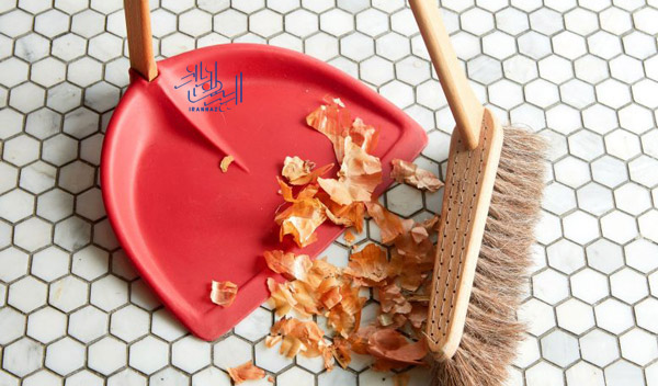 اگر خُرده های غذا را تمیز نمی کنید ، 7 اشتباه خطرناک و مضر برای سلامتی در تمیز کردن