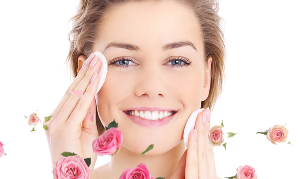 از گلاب به عنوان تونر استفاده کنید