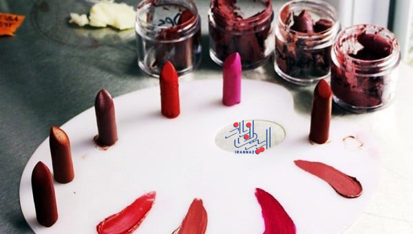 از چه موادی در رژ لب باید اجتناب کنیم؟