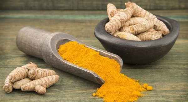سیر و زردچوبه