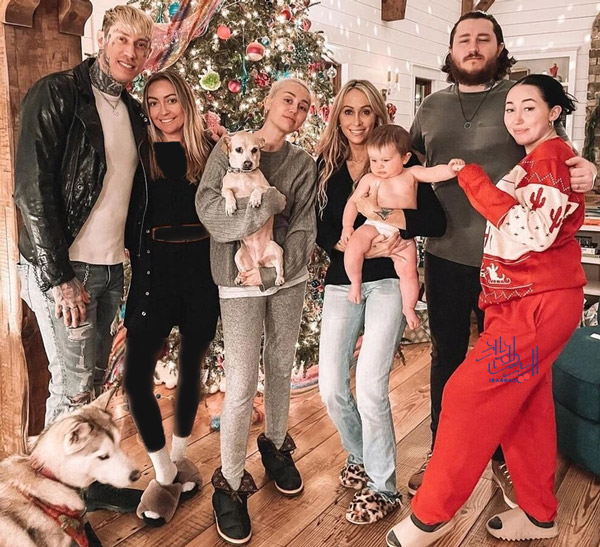 مایلی سایرس - Miley Cyrus در یک خانواده بزرگ رشد کرد