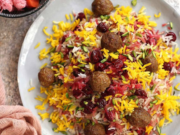 آلبالو پلو با گوشت قلقلی ، 10 غذای ایرانی با برنج برای ناهار که حتما باید آنها را امتحان کنید