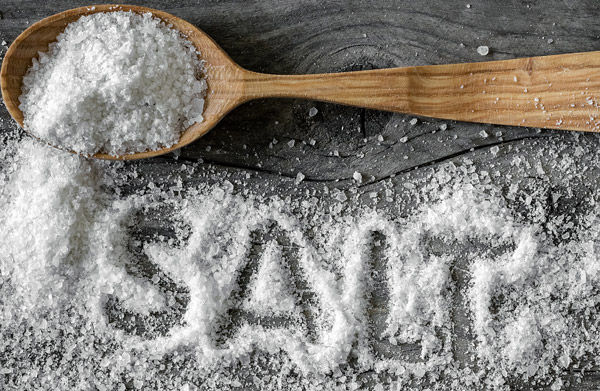 نمک برای بدن مضر و بد است