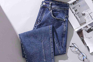چطور با شلوار جین آبی لباس خود را ست کنیم؟