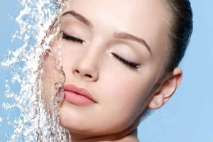 چگونه بدون روتین زیبایی، پوستی شفاف داشته باشیم؟