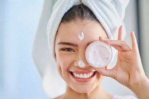 چطور از محصولات مراقبت از پوست استفاده کنیم؟