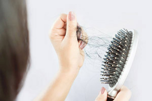 چگونه از آلوئه ورا برای توقف ریزش مو استفاده کنیم؟